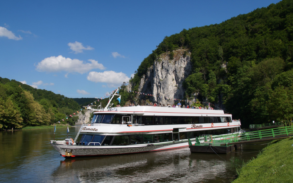 MS Renate als Location für eine freie Trauung in Regensburg